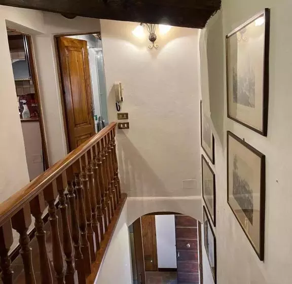 ２ベッドルームアパートメント, Villa Sermolli