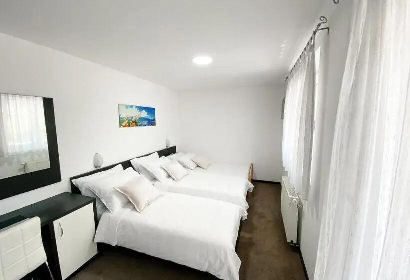 اتاق استاندارد سه نفره, Motel Penava