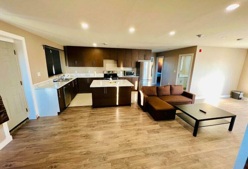 スイート, Super 8 By Wyndham Niagara Falls On