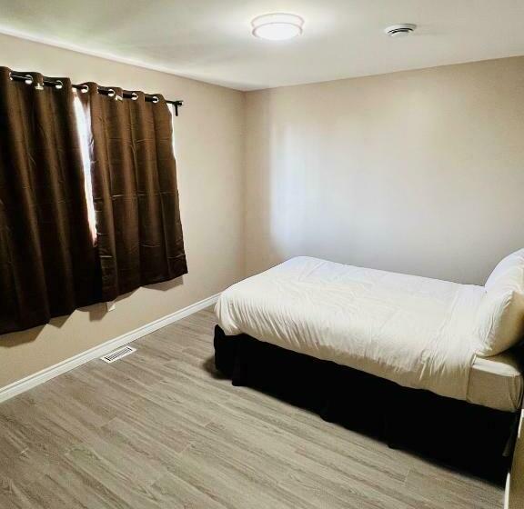 スイート, Super 8 By Wyndham Niagara Falls On