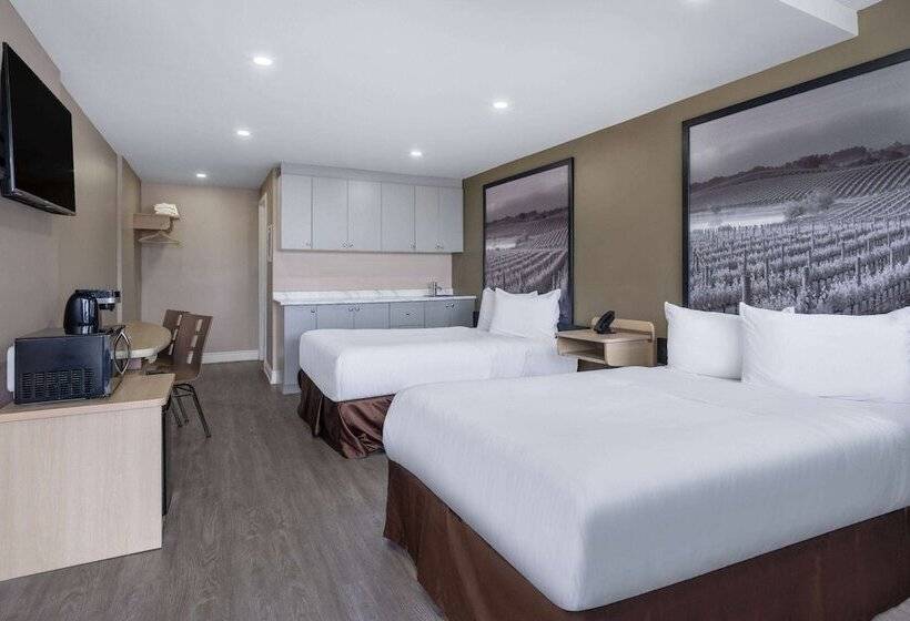 ２ダブルベッドのスタンダードルーム, Super 8 By Wyndham Niagara Falls On
