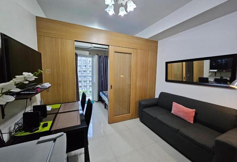 آپارتمان 1 خوابه با چشم‌انداز استخر, Gt Staycation Shell Residences