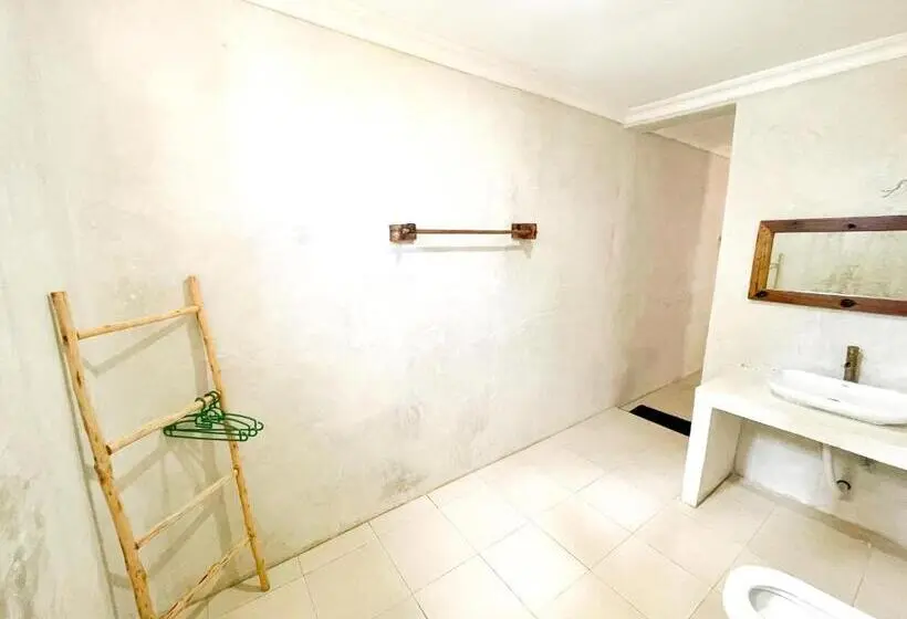 اتاق لوکس با بالکن و چشم‌انداز دریا, Jambo Beach Hotel Paje