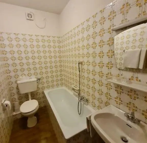اتاق استاندارد, Gasserhof Bozen