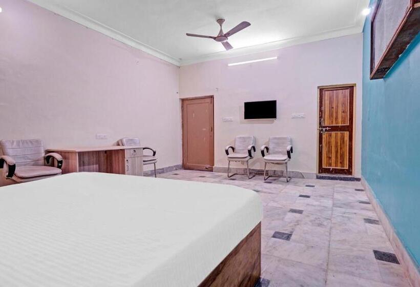 Трехместный Номер Классика, Collection O Hotel Dream Connect