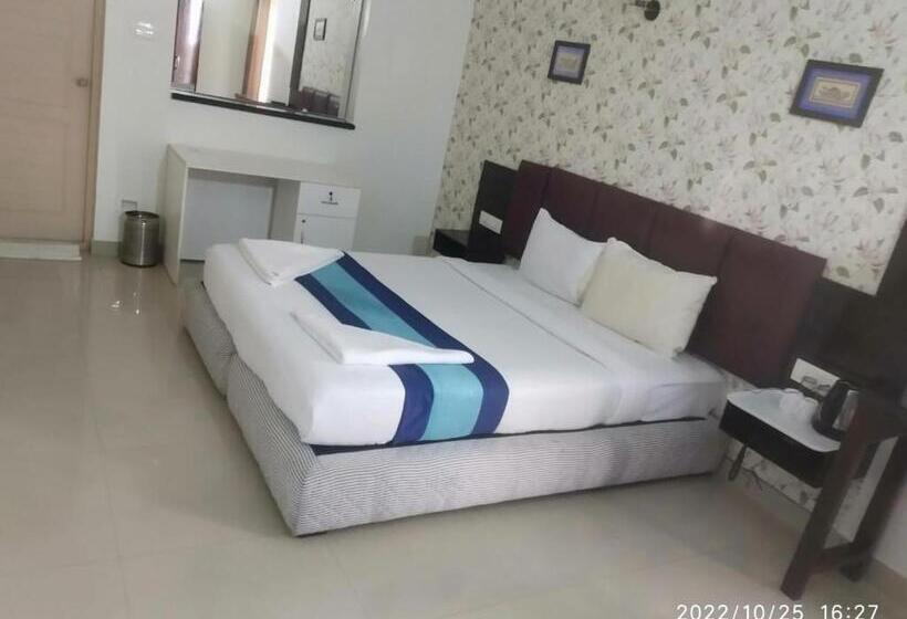 דירת פנטהאוז 1 חדרי שינה, The Green Path Eco