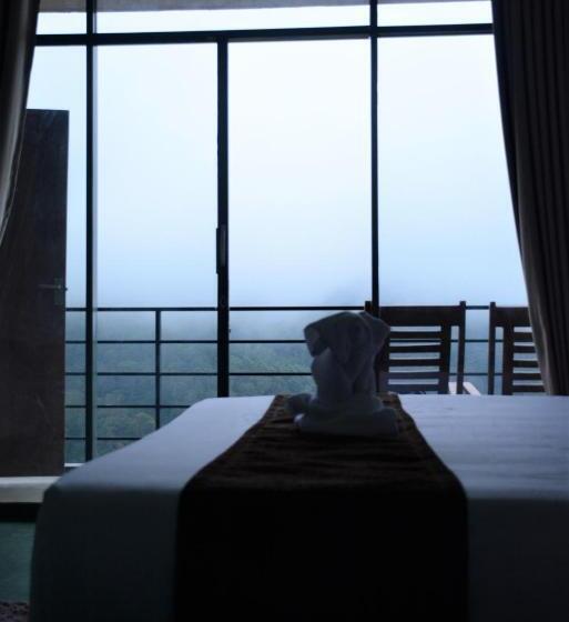 غرفة قياسية ثلاثية, Icy Falls   Ohiya