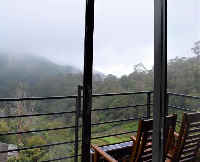 غرفة قياسية ثلاثية, Icy Falls   Ohiya