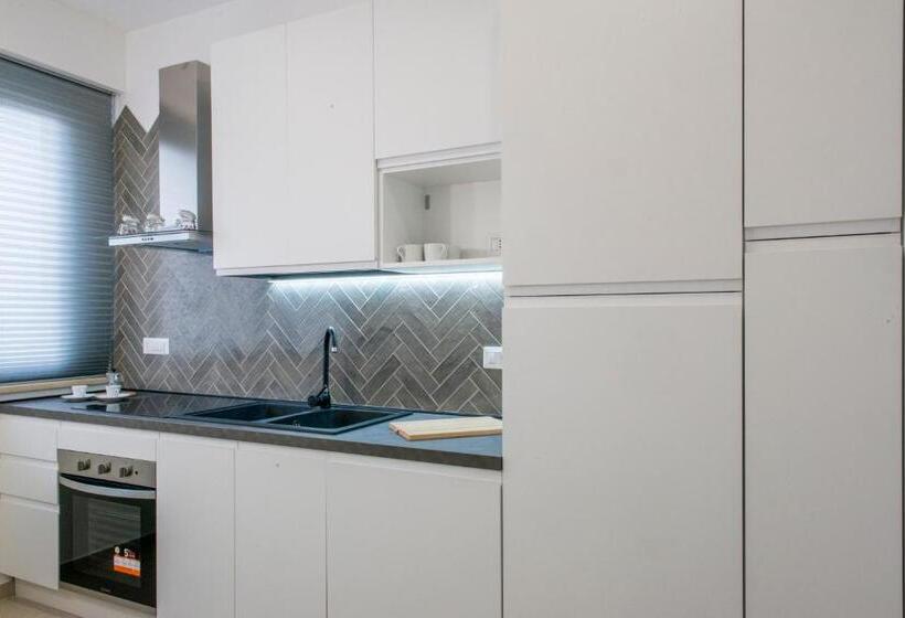 آپارتمان لوکس 1 خوابه, Leflole B&b Sleep And Go Out