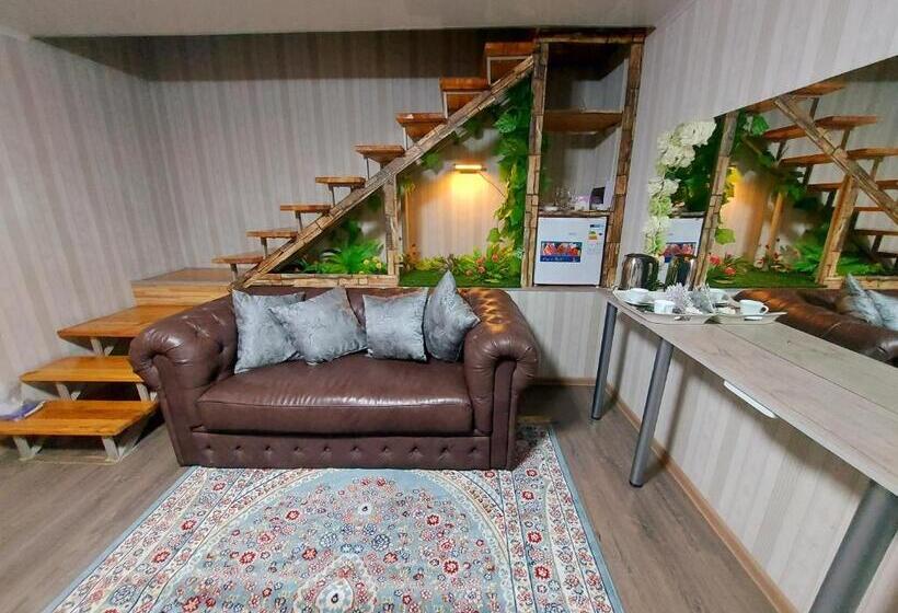 سوییت, дар ай