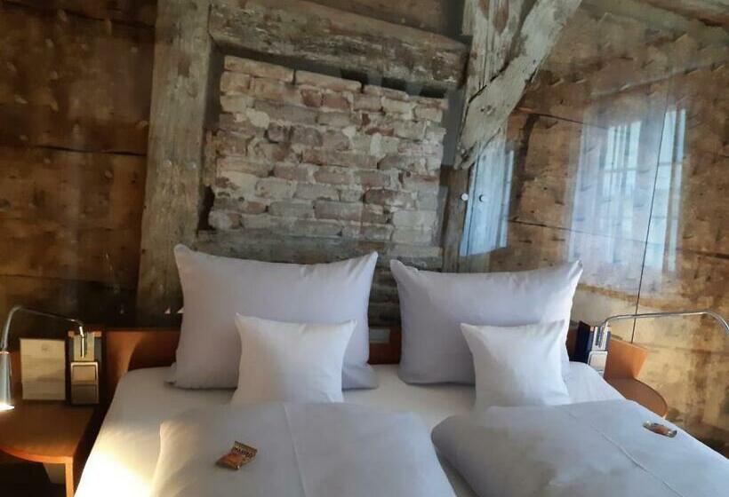 Номер Superior Кровать Кинг, Schiefes Haus