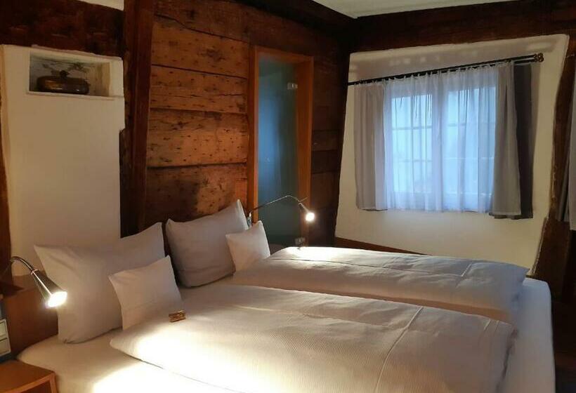 Номер Superior Кровать Кинг, Schiefes Haus