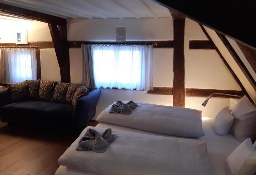 Номер Superior Кровать Кинг, Schiefes Haus