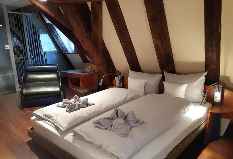 Номер Superior Кровать Кинг, Schiefes Haus