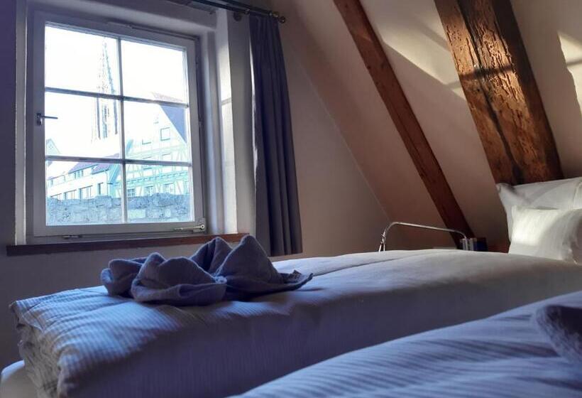 Стандартный Номер Кровать Кинг, Schiefes Haus