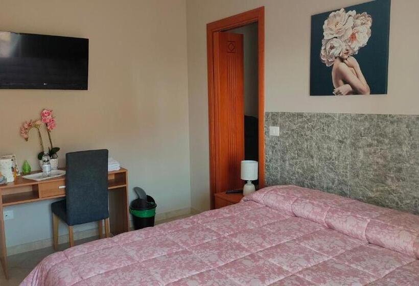 اتاق لوکس با بالکن, B&b Lido Azzurro