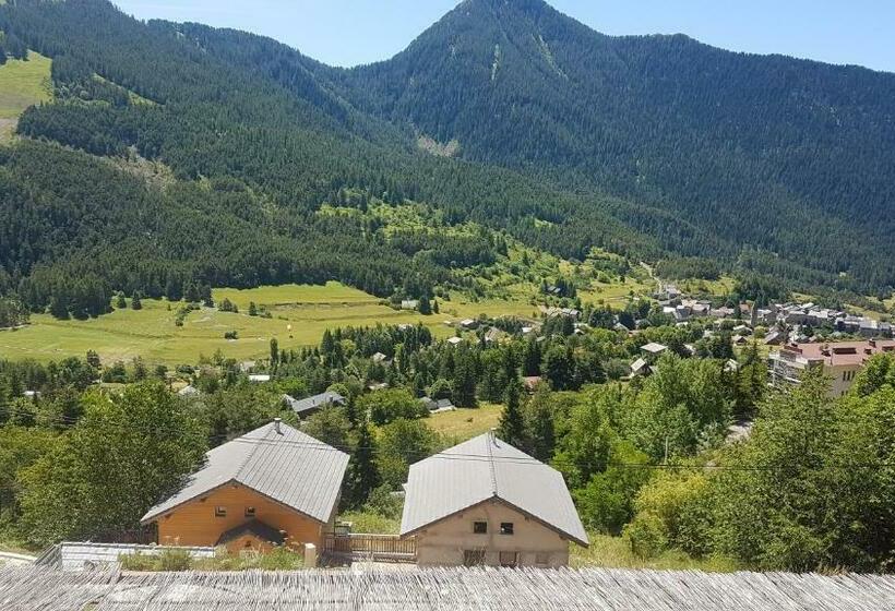 חדר סטנדרט נוף להרים, Chambres D Hôtes Le Grand Chalet