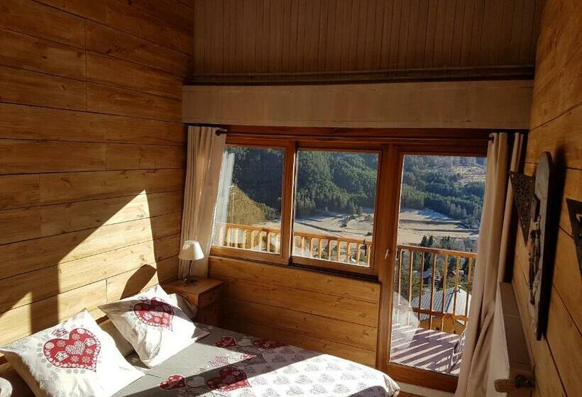 חדר סטנדרט נוף להרים, Chambres D Hôtes Le Grand Chalet