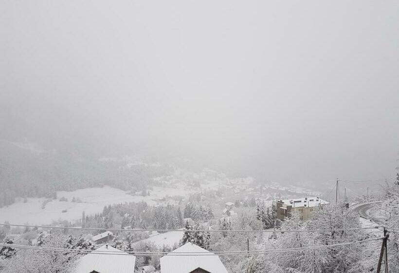 חדר סטנדרט נוף להרים, Chambres D Hôtes Le Grand Chalet