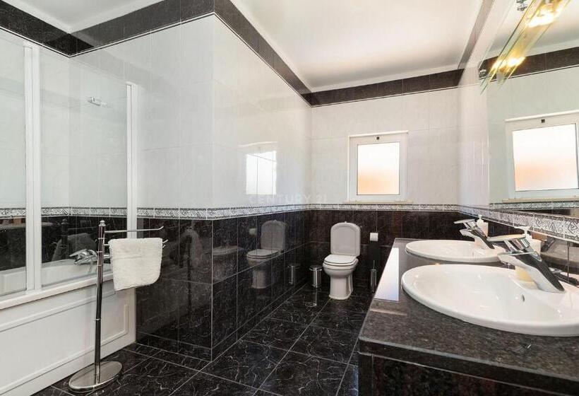 اتاق لوکس با تخت بزرگ, Casa Azul