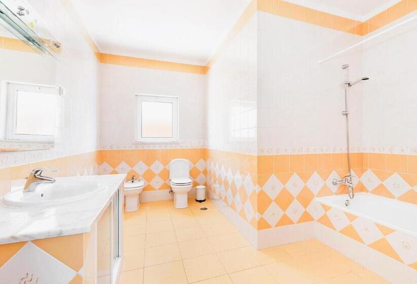 اتاق استاندارد با سرویس بهداشتی مشترک, Casa Azul