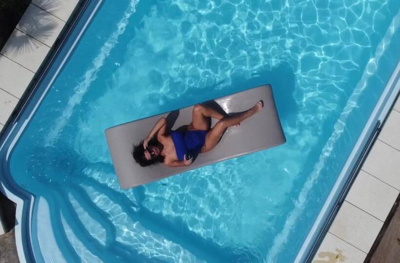 Студия Deluxe, Pensiunea El Plazza