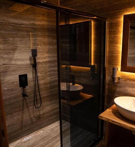 スタンダード４人部屋, Tepedebiyer Restoran & Bungalov