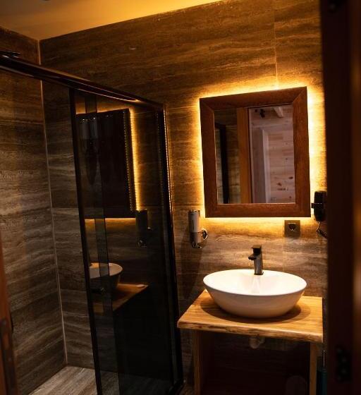 スタンダード４人部屋, Tepedebiyer Restoran & Bungalov