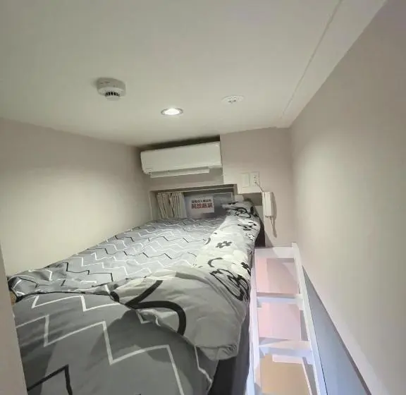 Basic-huone, 誠家 makoto Hostel