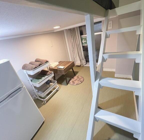 Quarto Basic, 誠家 makoto Hostel