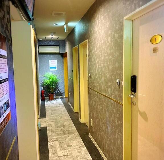 Quarto Basic, 誠家 makoto Hostel