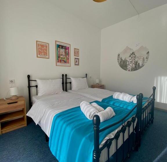 اتاق استاندارد با سرویس بهداشتی مشترک, Mood Hotel Kazbegi