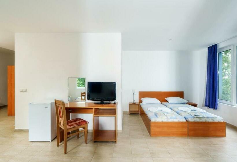 غرفة ديلوكس ثلاثية, Park 2