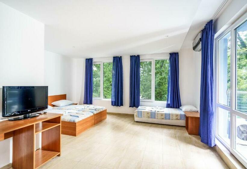 غرفة ديلوكس ثلاثية, Park 2