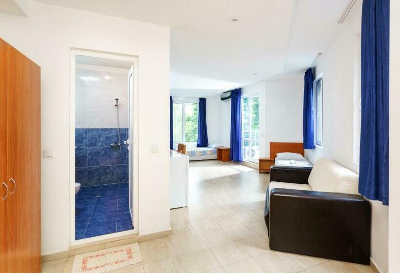 غرفة ديلوكس ثلاثية, Park 2