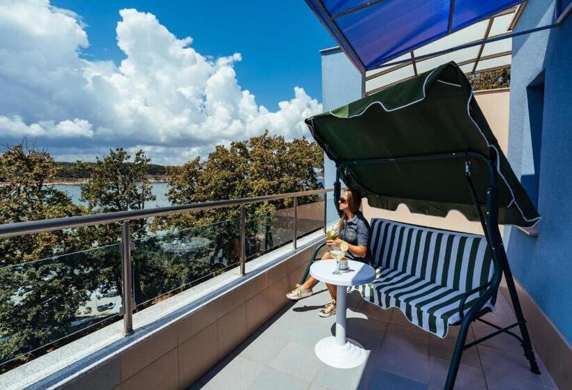 غرفة ديلوكس مطلّة علي البحر مزوَّدة بشُرفة, Park 2