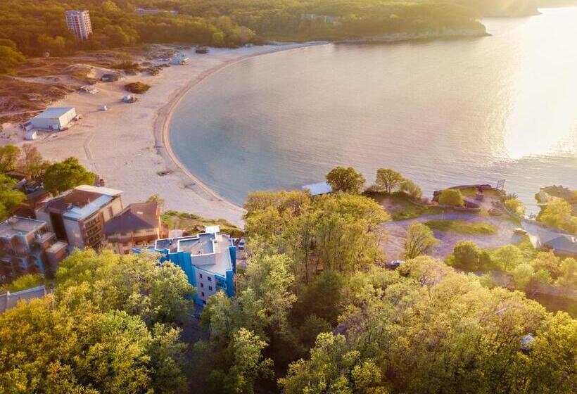 غرفة ديلوكس مطلّة علي البحر مزوَّدة بشُرفة, Park 2