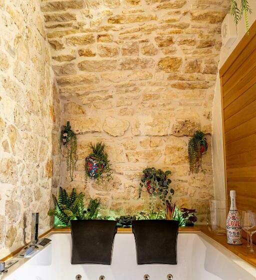 Номер Стандарт с Гидромассажем, Il Piccolo Borgo   Suite Superior