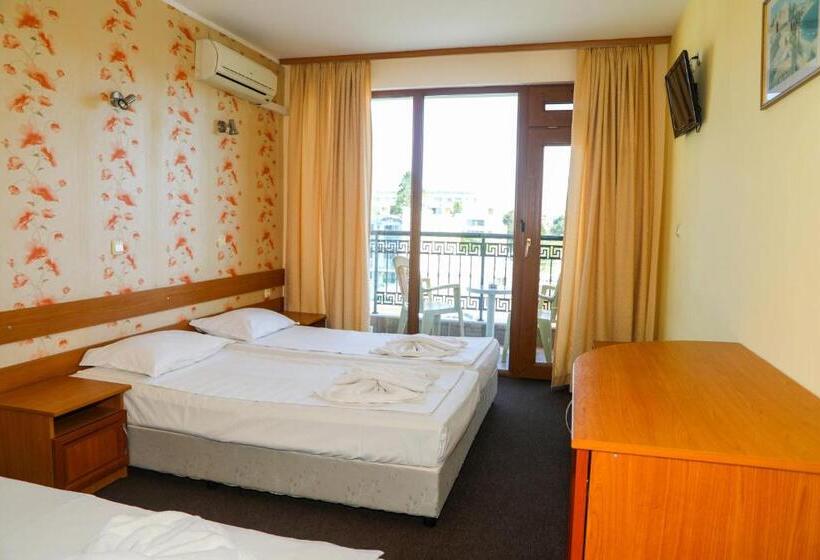 Номер Стандарт с Балконом, Family Hotel Deykin