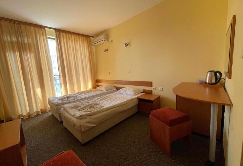 Номер Стандарт с Балконом, Family Hotel Deykin