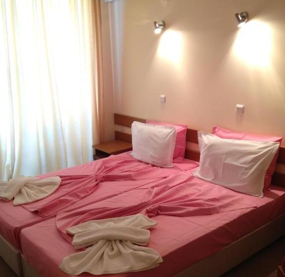 Номер Superior с Балконом, Family Hotel Deykin