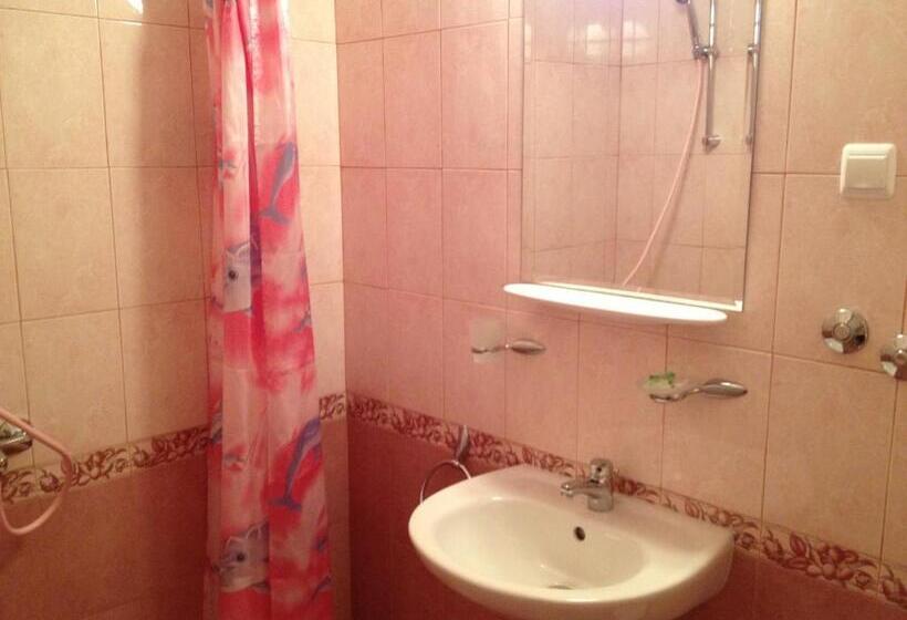 Номер Superior с Балконом, Family Hotel Deykin