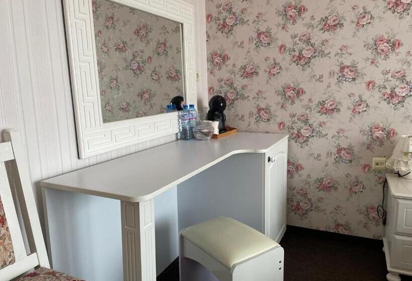 Номер Superior с Балконом, Family Hotel Deykin