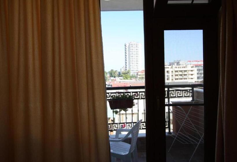 Номер Стандарт с Балконом, Family Hotel Deykin