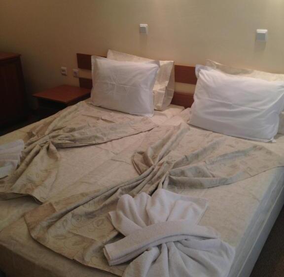 Номер Стандарт с Балконом, Family Hotel Deykin