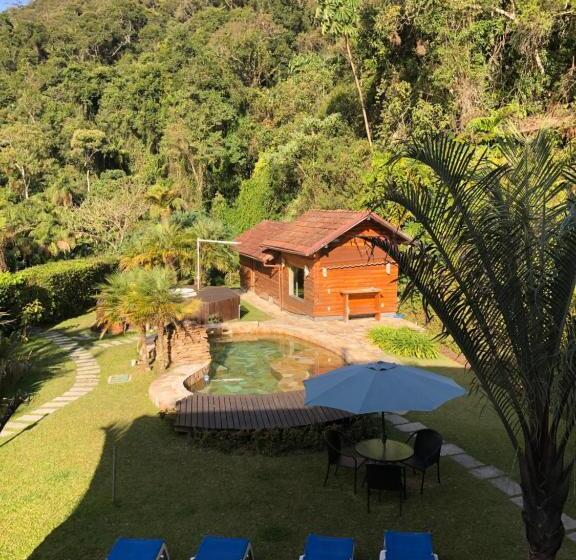 带阳台套房, Pousada Refúgio Dos Falcões