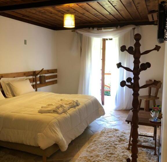 带阳台套房, Pousada Refúgio Dos Falcões