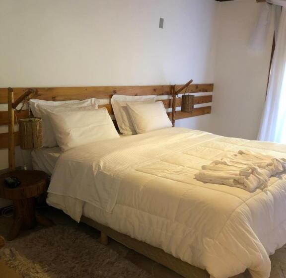 带阳台套房, Pousada Refúgio Dos Falcões