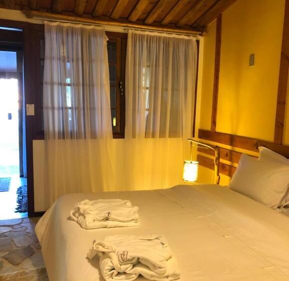 带露台的套间, Pousada Refúgio Dos Falcões