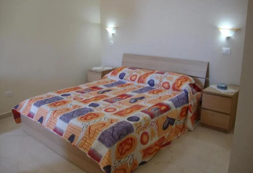 اتاق لوکس با تخت بزرگ, La Scogliera Turca